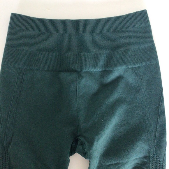 LULULEMON IN THE FLOW CROP II LEGGINGS IN HEATHERED FOREST GREEN SIZE 4 - Picture 14 of 15